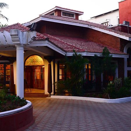 Green Coconut Resort Ченнаи Экстерьер фото