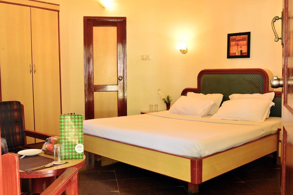 Green Coconut Resort Ченнаи Экстерьер фото