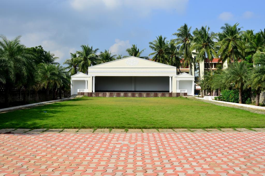 Green Coconut Resort Ченнаи Экстерьер фото