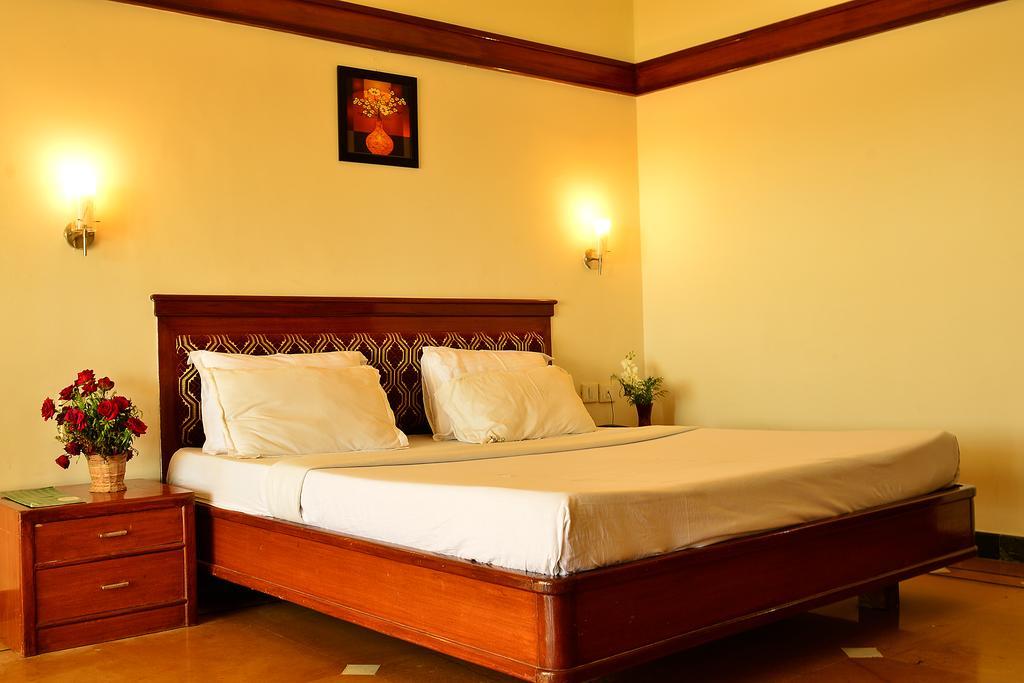 Green Coconut Resort Ченнаи Экстерьер фото