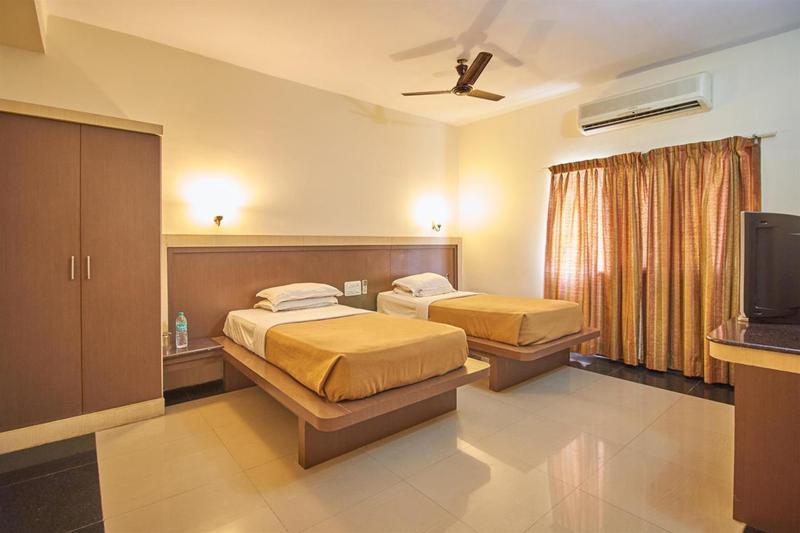 Green Coconut Resort Ченнаи Экстерьер фото