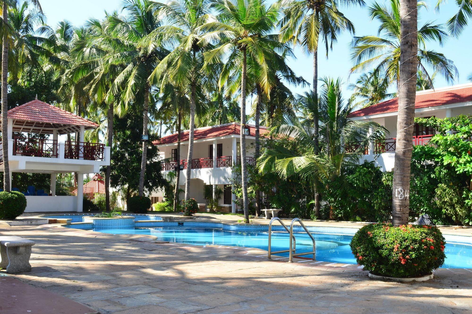 Green Coconut Resort Ченнаи Экстерьер фото