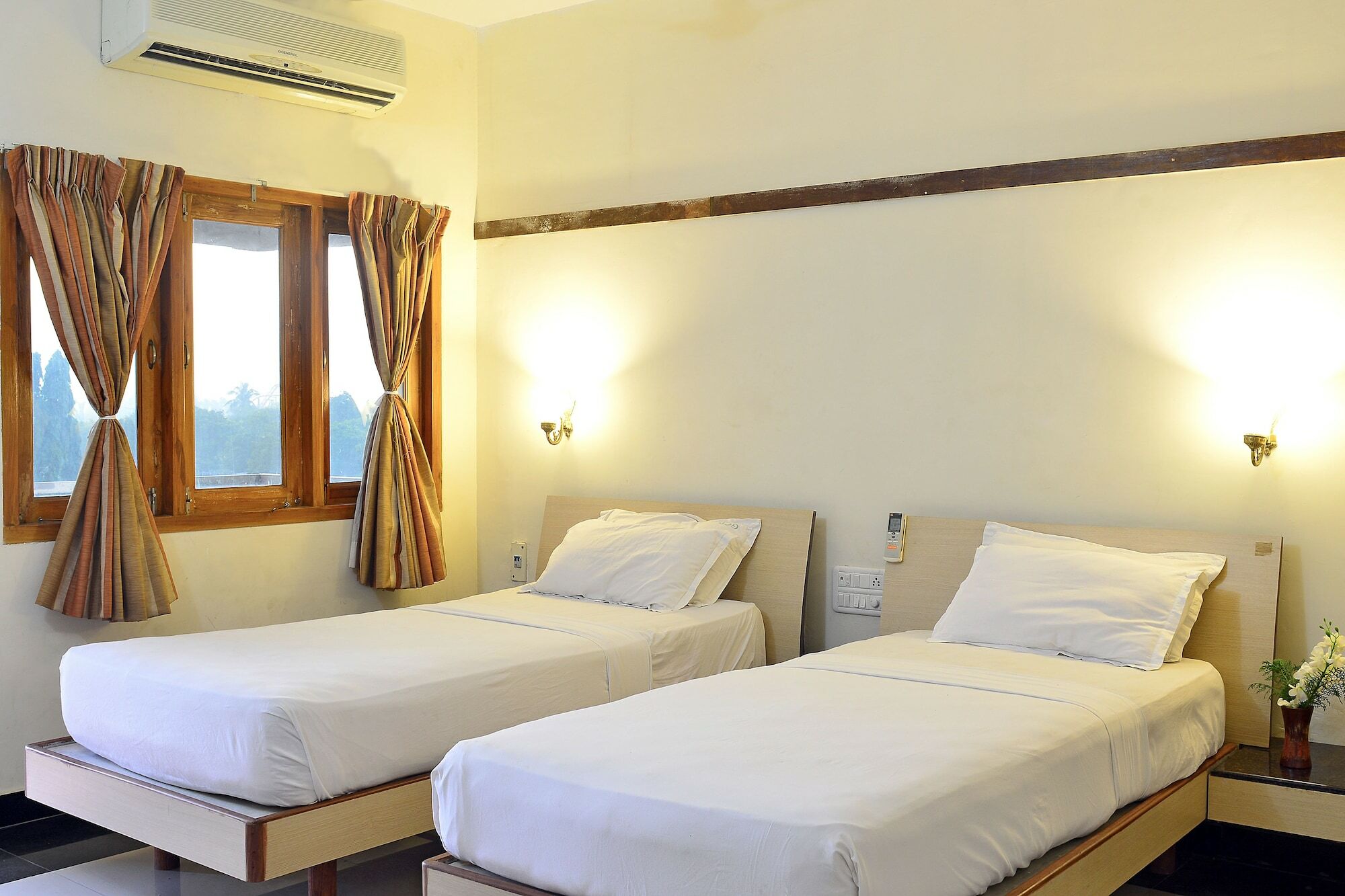 Green Coconut Resort Ченнаи Экстерьер фото